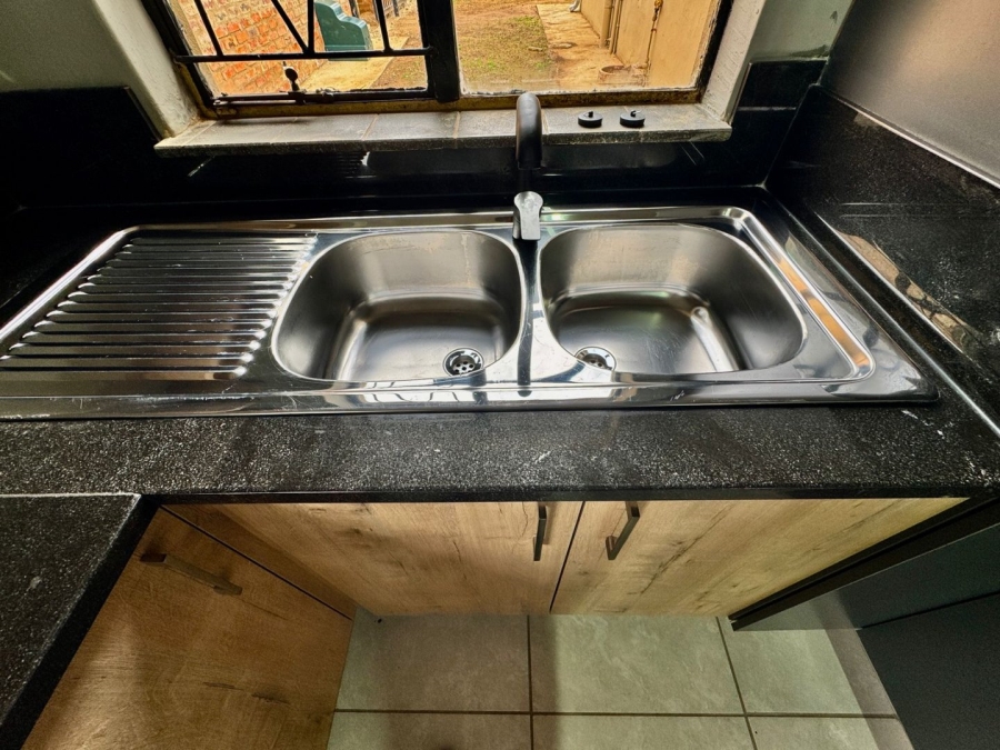 To Let Commercial Property for Rent in Wilgeboom A H North West